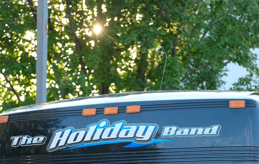 holidayband13080807.jpg