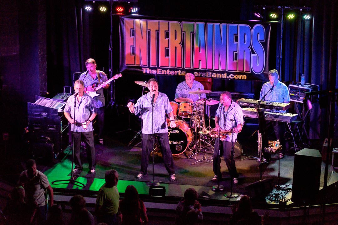 entertainers16054676.jpg