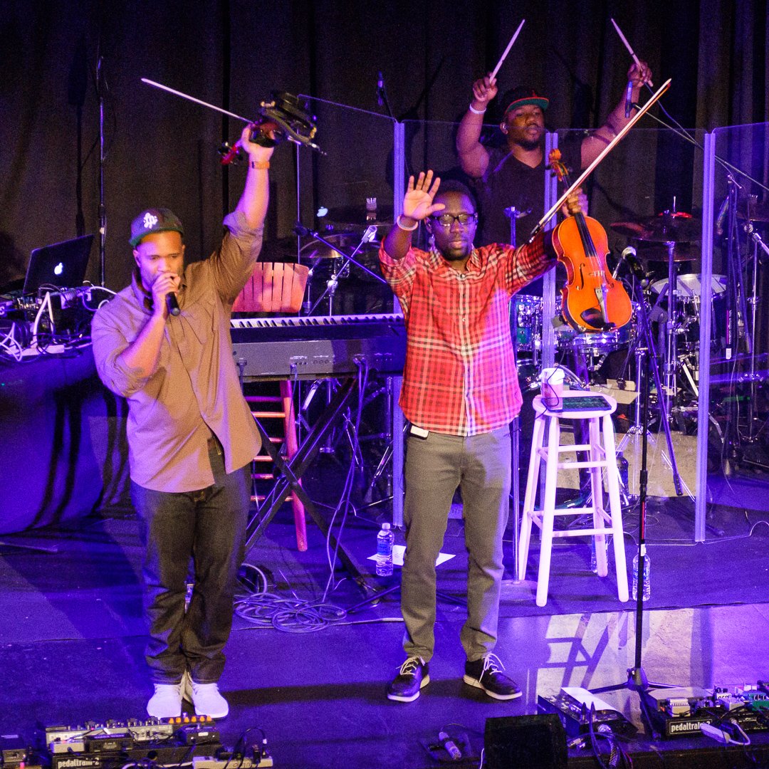 blackviolin16043921.jpg