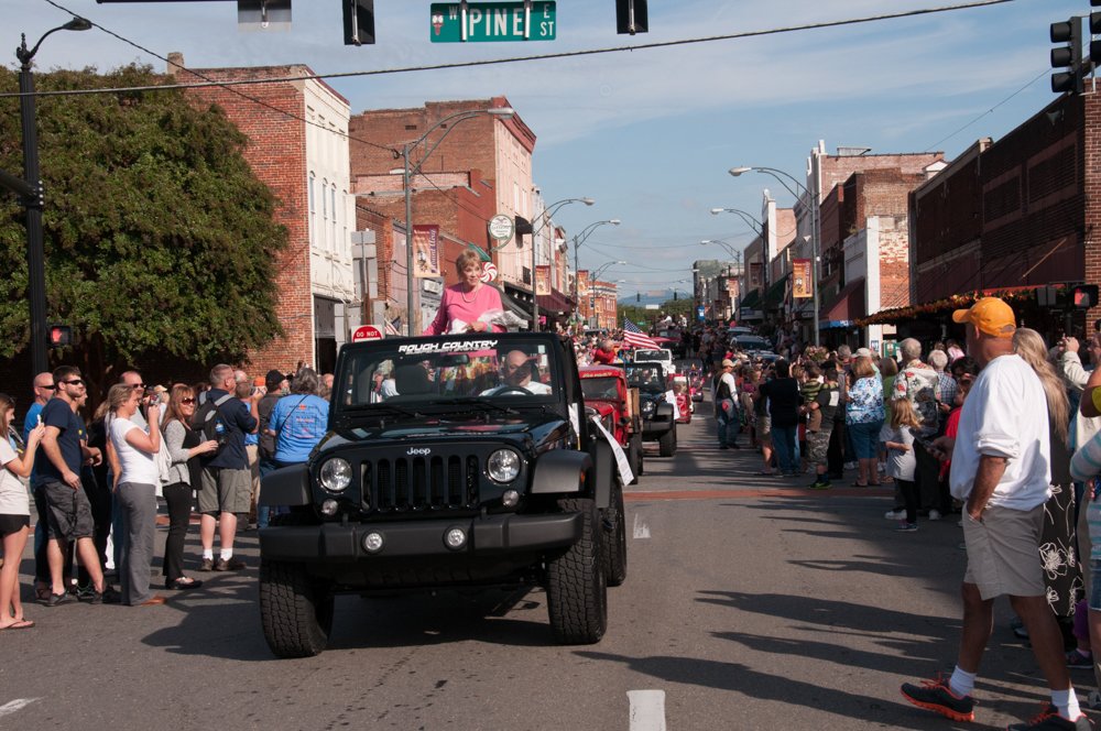 parade14092887.jpg