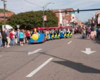 parade14092913_small.jpg