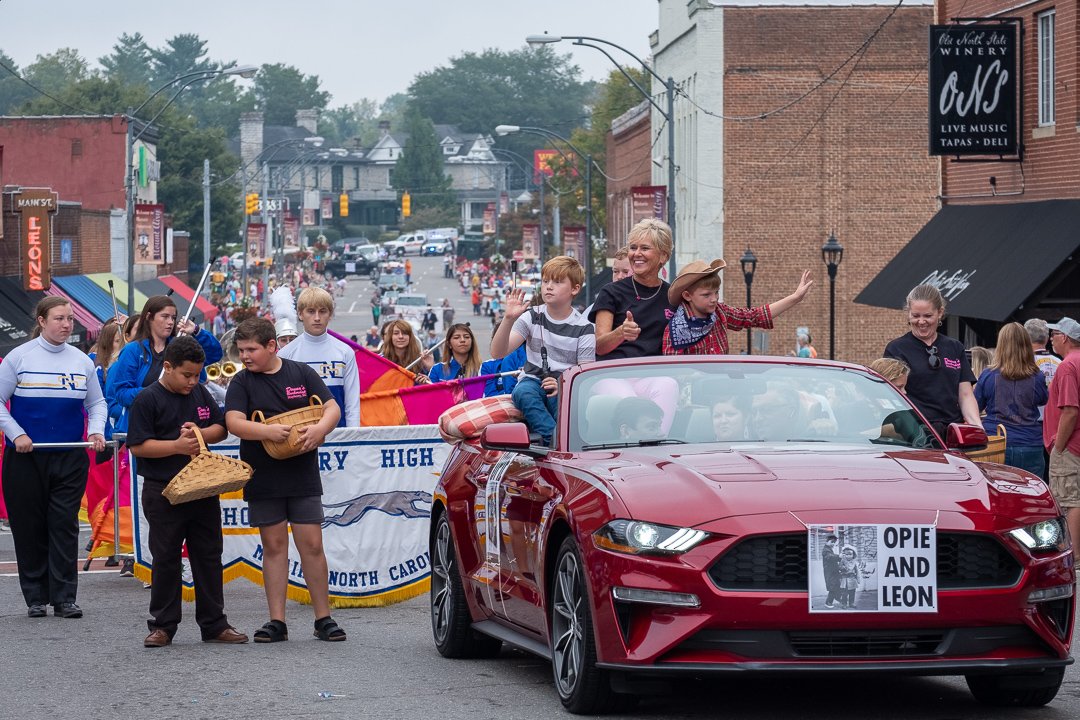 parade190970.jpg