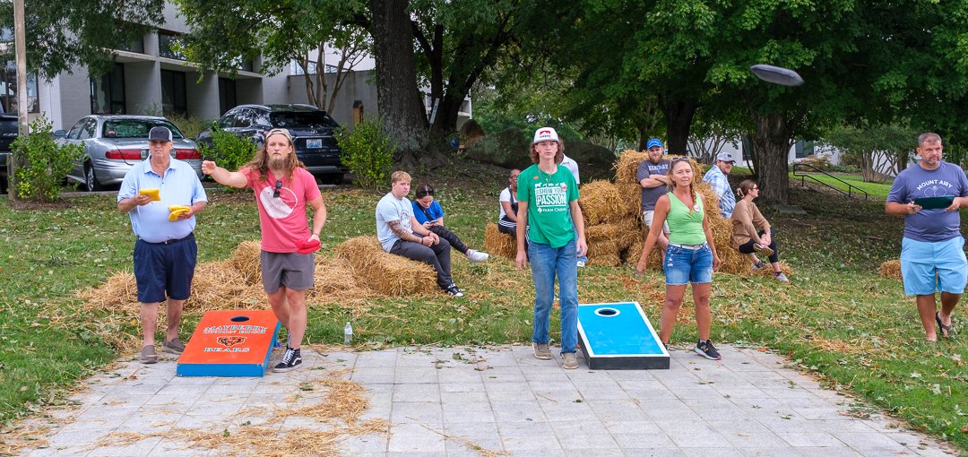 cornhole24096.jpg